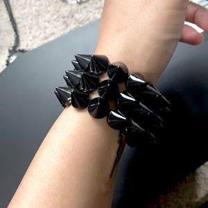 Spiky stretch bracelet